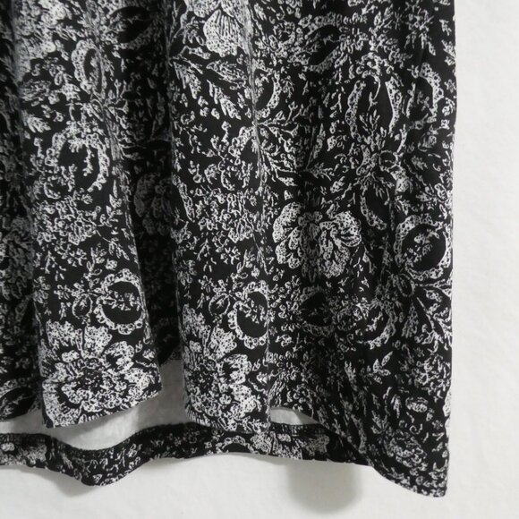 CROFT & BARROW Classic Tee | large | Floral Short Sleeve Black and White T-Shirt - Picture 8 of 15